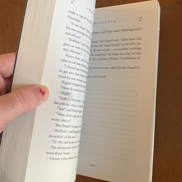 J.K. Harry Potter and The Sorcerer’s Stone Paperback Chapter Book - Picture 4 of 4